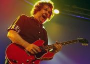 Gary Moore soseste la Bucuresti